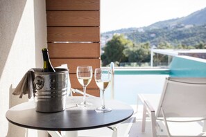 Habitación Deluxe doble, piscina privada | Terraza o patio