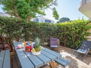 Outdoor dining - L'Abeille d'Or by Interhome (Carnac)