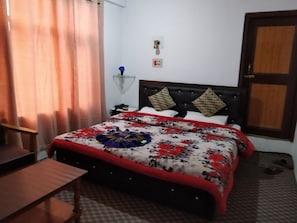Room - Hotel neel gagan (Gund)