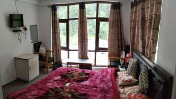 15 bedrooms, premium bedding, down duvets, in-room safe
