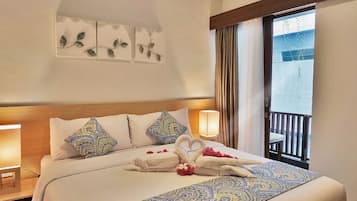 Habitació doble Deluxe | Caixa forta a l'habitació, escriptori i cortines opaques