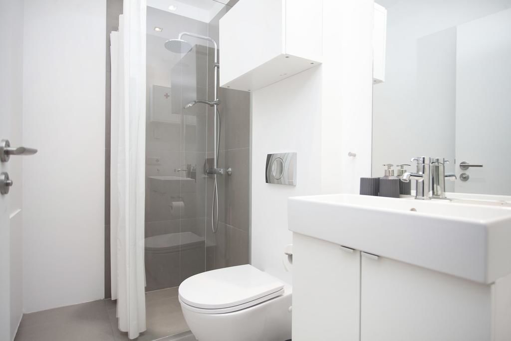 Apartamento, 1 quarto, vista para o jardim | Banheiro | Chuveiro, secador de cabelo, toalhas de banho, sabonete