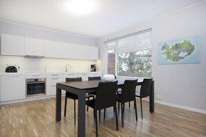 Deluxe Apartment, 2 Bedrooms, Balcony | Private kitchen - Blue Luxury Apartments (Reykjavik)