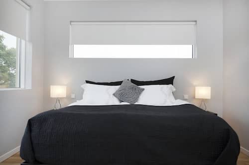 Apartment (Ground Floor) | Schallisolierte Zimmer, kostenloses WLAN, Bettwäsche