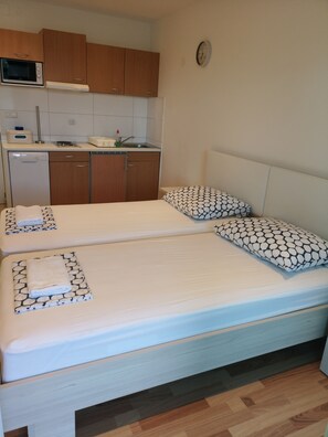 1 bedroom, iron/ironing board, free WiFi, bed sheets - Apartments Slava (Dugi Rat)