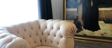 公寓 (One) | 起居区 | 电视