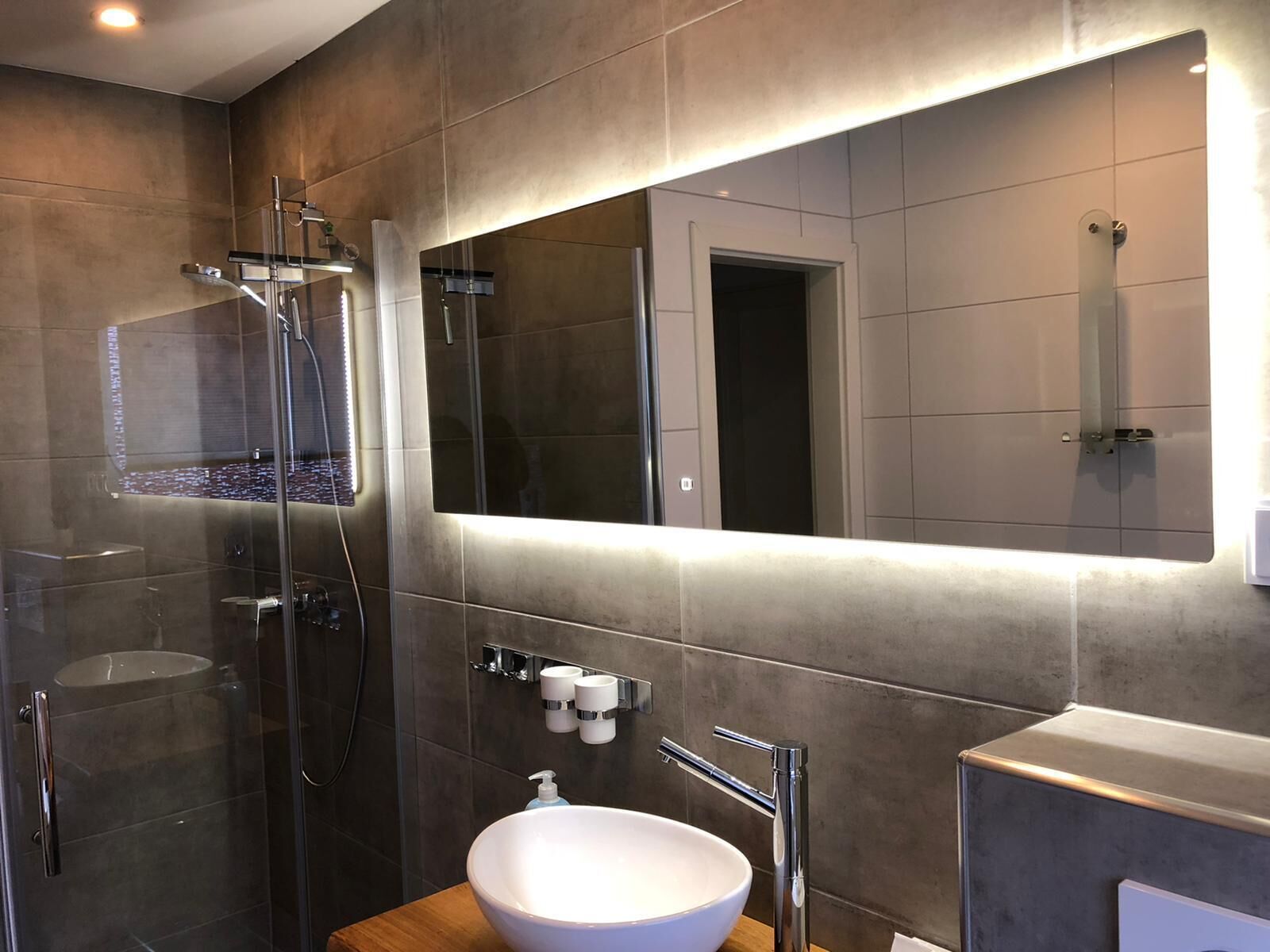 Apartment (One) | Bathroom | Towels, toilet paper