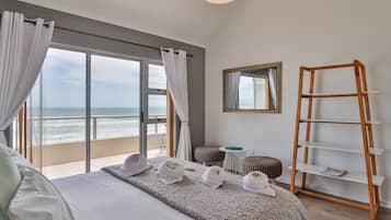 Apartment (2 Bedrooms) | 2 bedrooms, iron/ironing board, cribs/infant beds, free WiFi