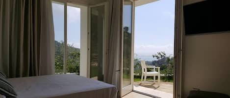 Suite (Panoramica) | 1 bedroom, premium bedding, down duvets, individually decorated