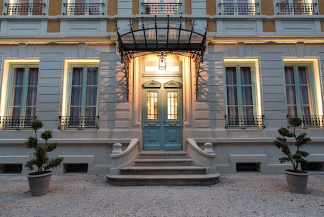 Fachada de la propiedad