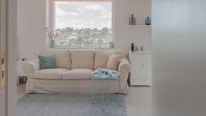 Luxury Suite, Terrace | Living area | 40-inch Smart TV with digital channels, Netflix, first-run movies - Fabula Maison (Monopoli)