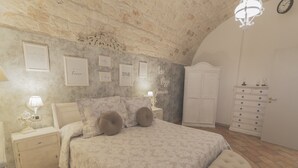 Superior Suite | 2 bedrooms, Frette Italian sheets, premium bedding, memory foam beds - Fabula Maison (Monopoli)