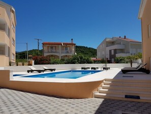 Seasonal outdoor pool - Apartments Orange (Novalja)