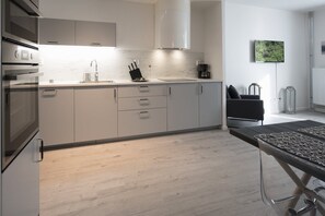 Apartment, 2 Bedrooms | Private kitchen