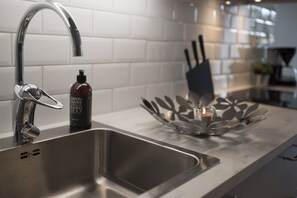Apartment, 1 Bedroom | Private kitchen