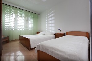 2 bedrooms, desk, soundproofing, iron/ironing board - Apartment Mersi (Podgora)