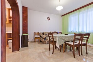 In-room dining - Apartment Mersi (Podgora)