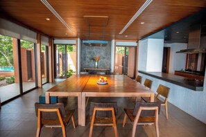 تناول الطعام