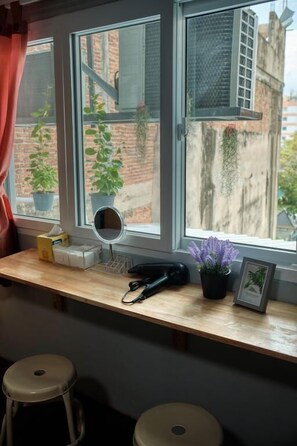 4A | Desk, free WiFi - Private Stay Hostel (Bangkok)