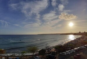 Habitación Signature, frigorífico, vistas parciales al mar | Vistas desde la habitación