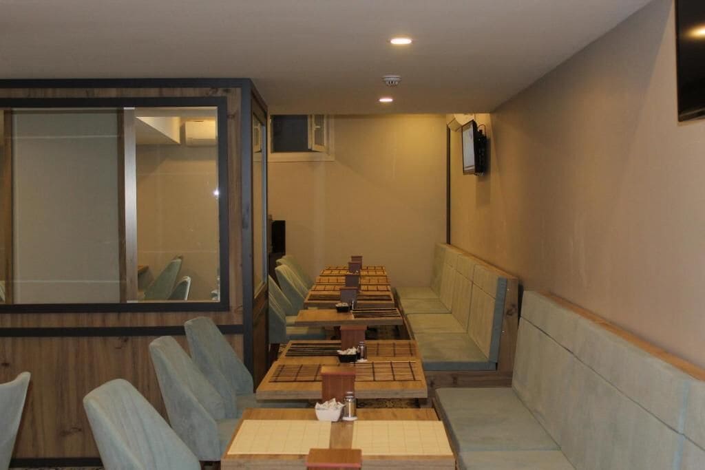 Photo - The Reina Hotel