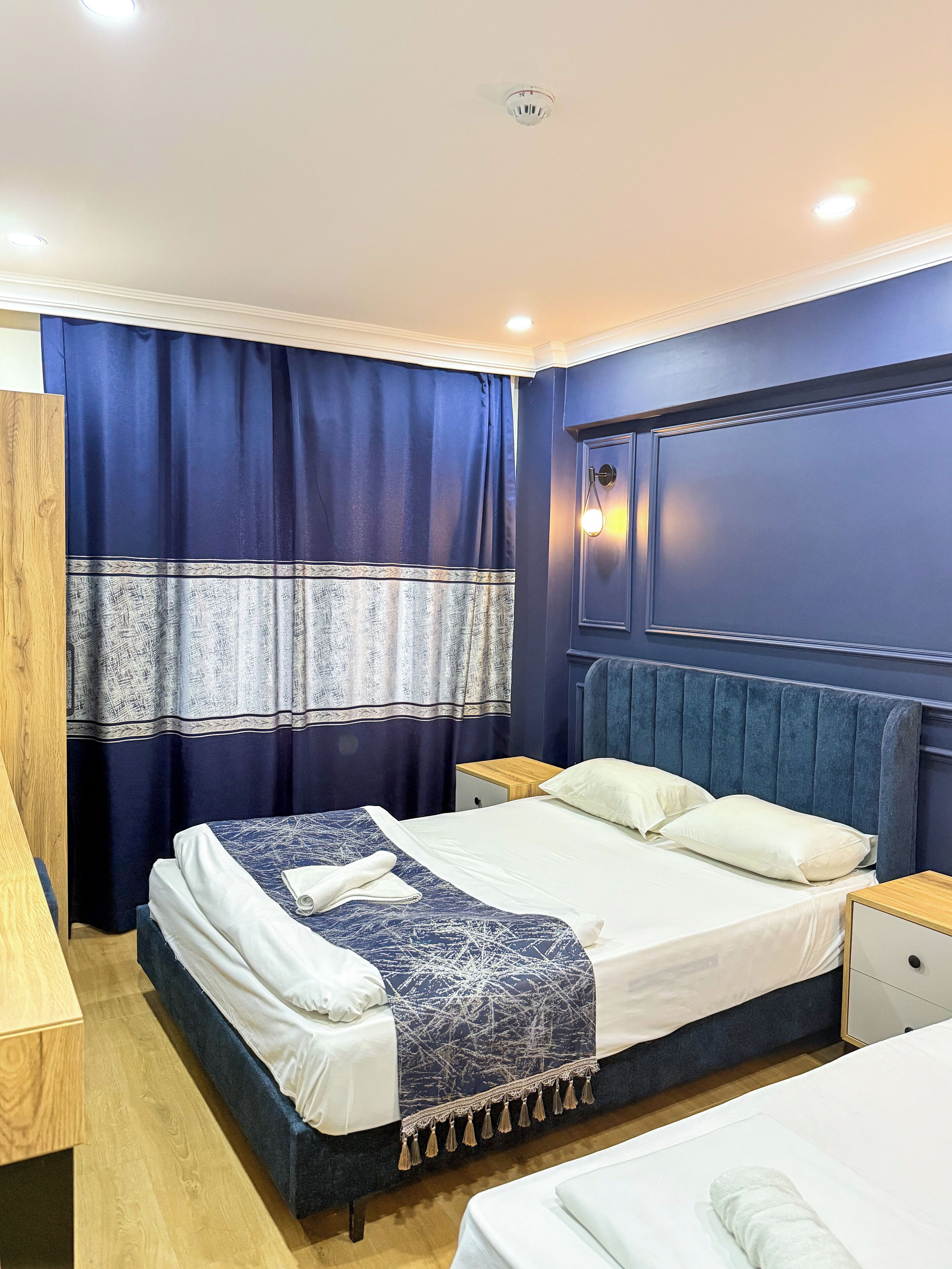 Photo - The Reina Hotel