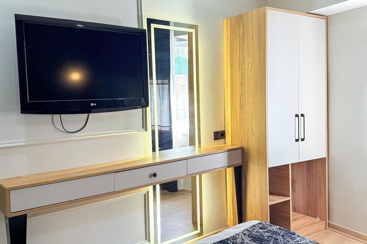 Standard Room | Frette Italian sheets, premium bedding, memory foam beds, minibar