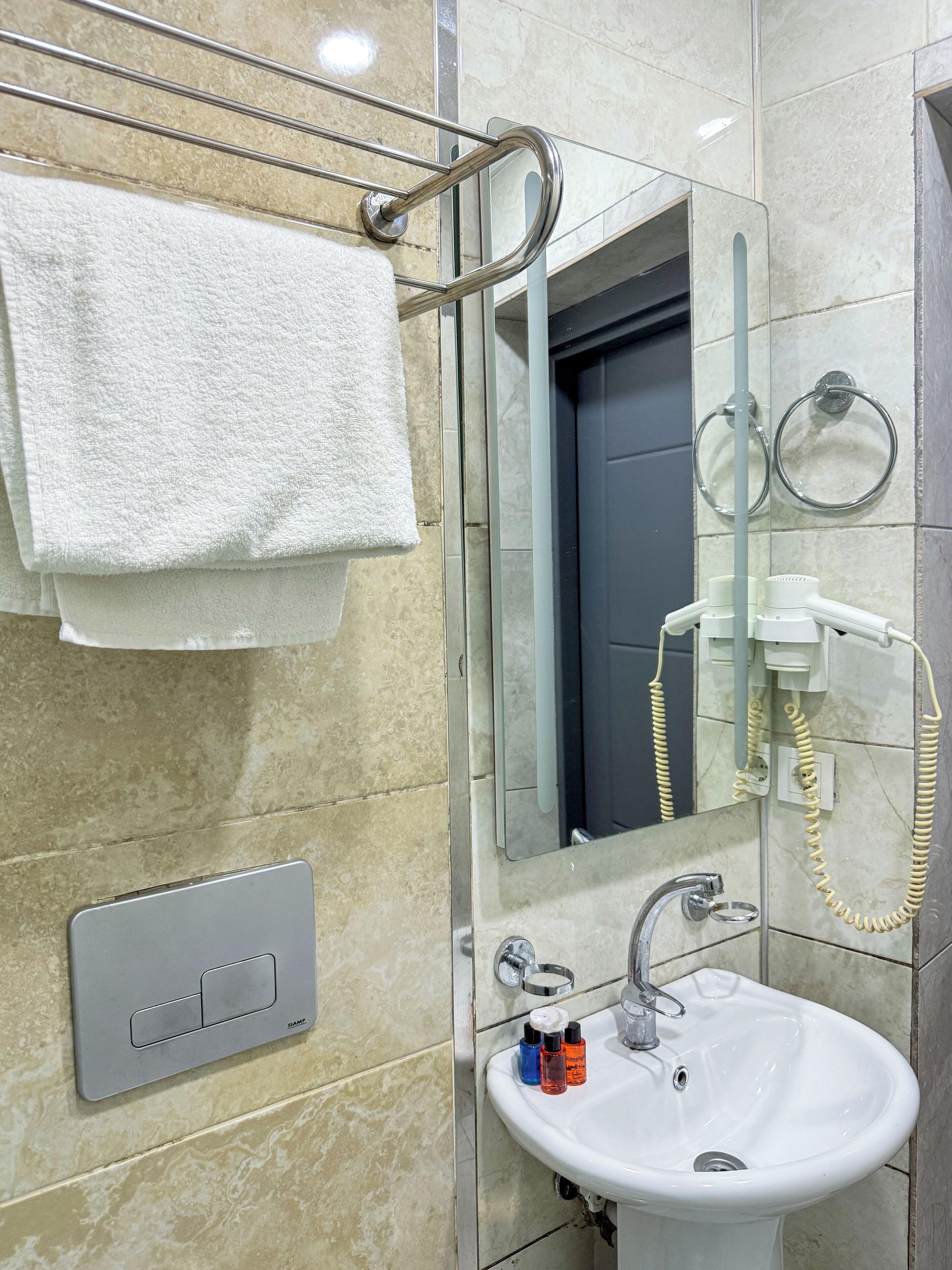 Photo - The Reina Hotel