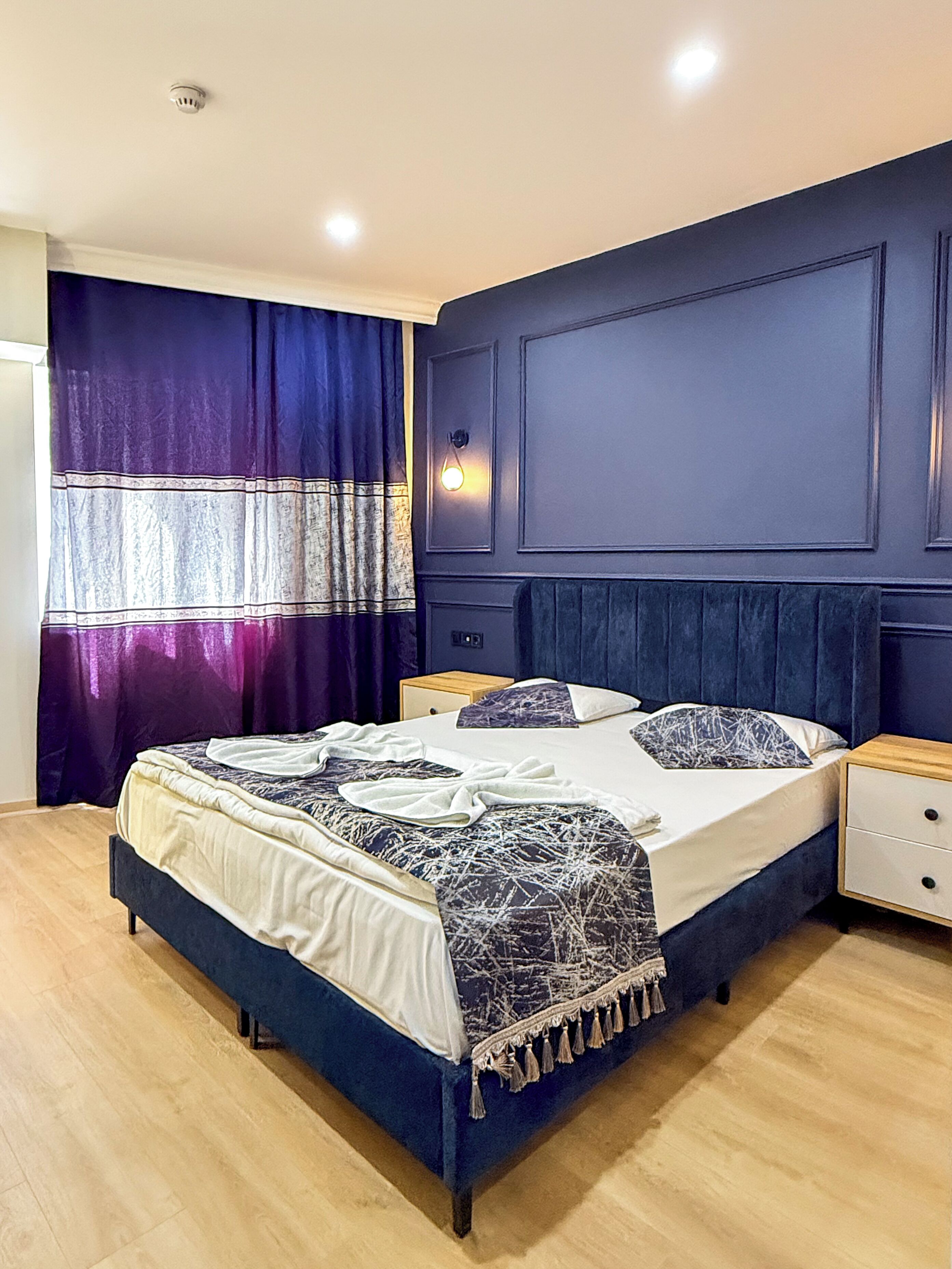 Photo - The Reina Hotel