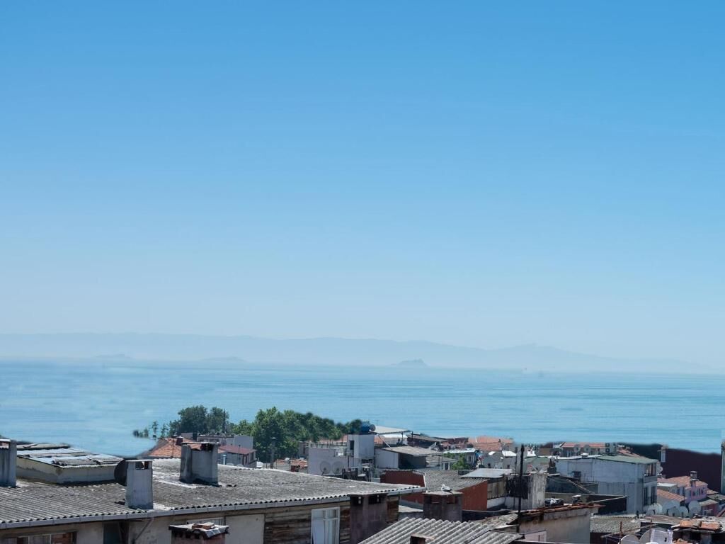 Photo - The Reina Hotel