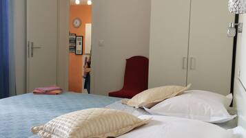 Apartment, 1 Schlafzimmer | 1 Schlafzimmer, schallisolierte Zimmer, Bügeleisen/Bügelbrett