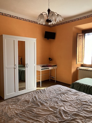 Dreibettzimmer, Gemeinschaftsbad