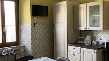 大冰箱、炉灶、厨具/餐具