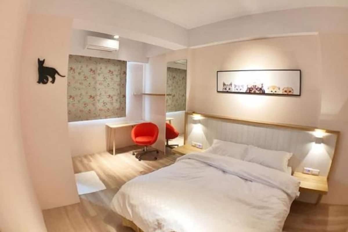 Bureau, rideaux occultants, Wi-Fi gratuit, draps fournis