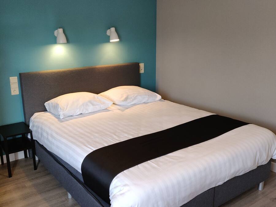 Double Room | Desk, laptop workspace, blackout drapes, iron/ironing board (on request)