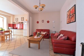 Romantic Apartment, 1 Bedroom, Garden View (S'Harzala Rouge) | Living area - S'harzala Rouge (Bergheim)