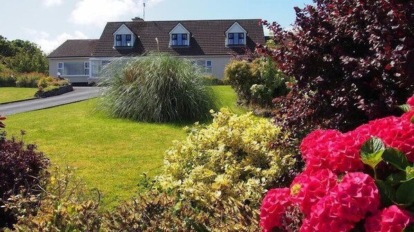 Garden - Oceanville Bed and Breakfast (Clonmel)