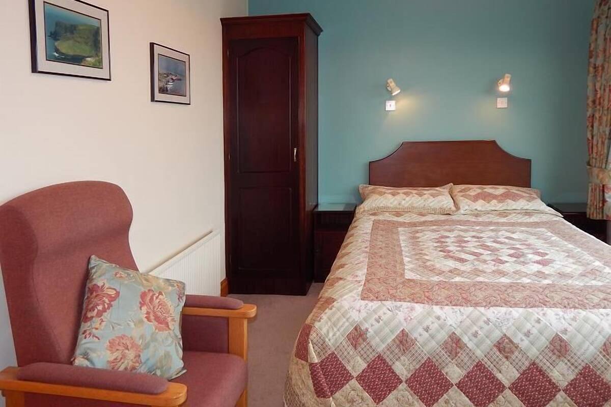Decoración personalizada, muebles diferentes y wifi gratis