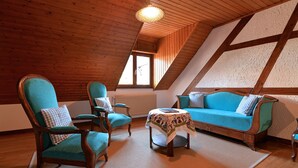 House, Courtyard View (S'Harzala Bleu) | Lounge - S'harzala Bleu (Bergheim)