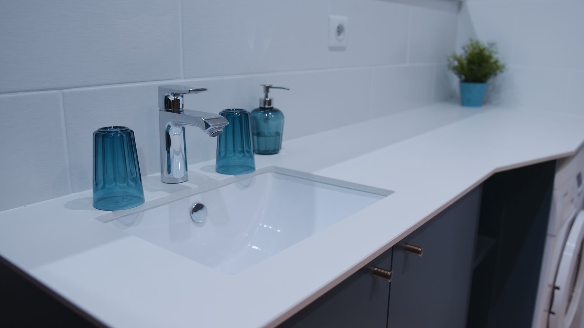 Rumah, pemandangan halaman (S'Harzala Bleu) | Kamar mandi