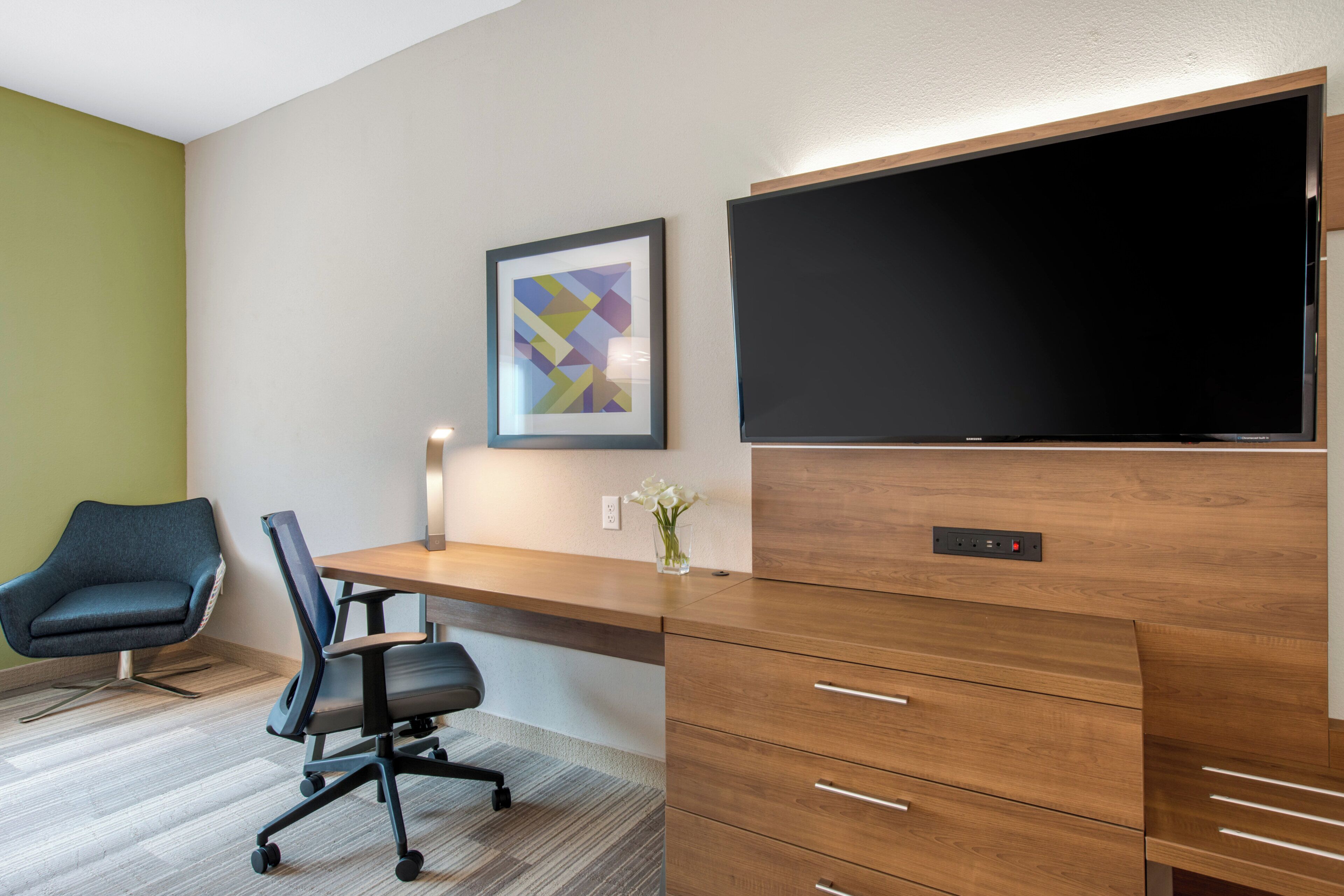 Premium bedding, pillowtop beds, in-room safe, laptop workspace