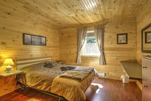 Spacious 3 BR Cottage, Quiet and Peaceful
Inn The Woods Cottages PEI - Cottage 1