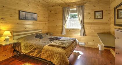 Inn The Woods, Deluxe PEI Cottages - Cottage 1