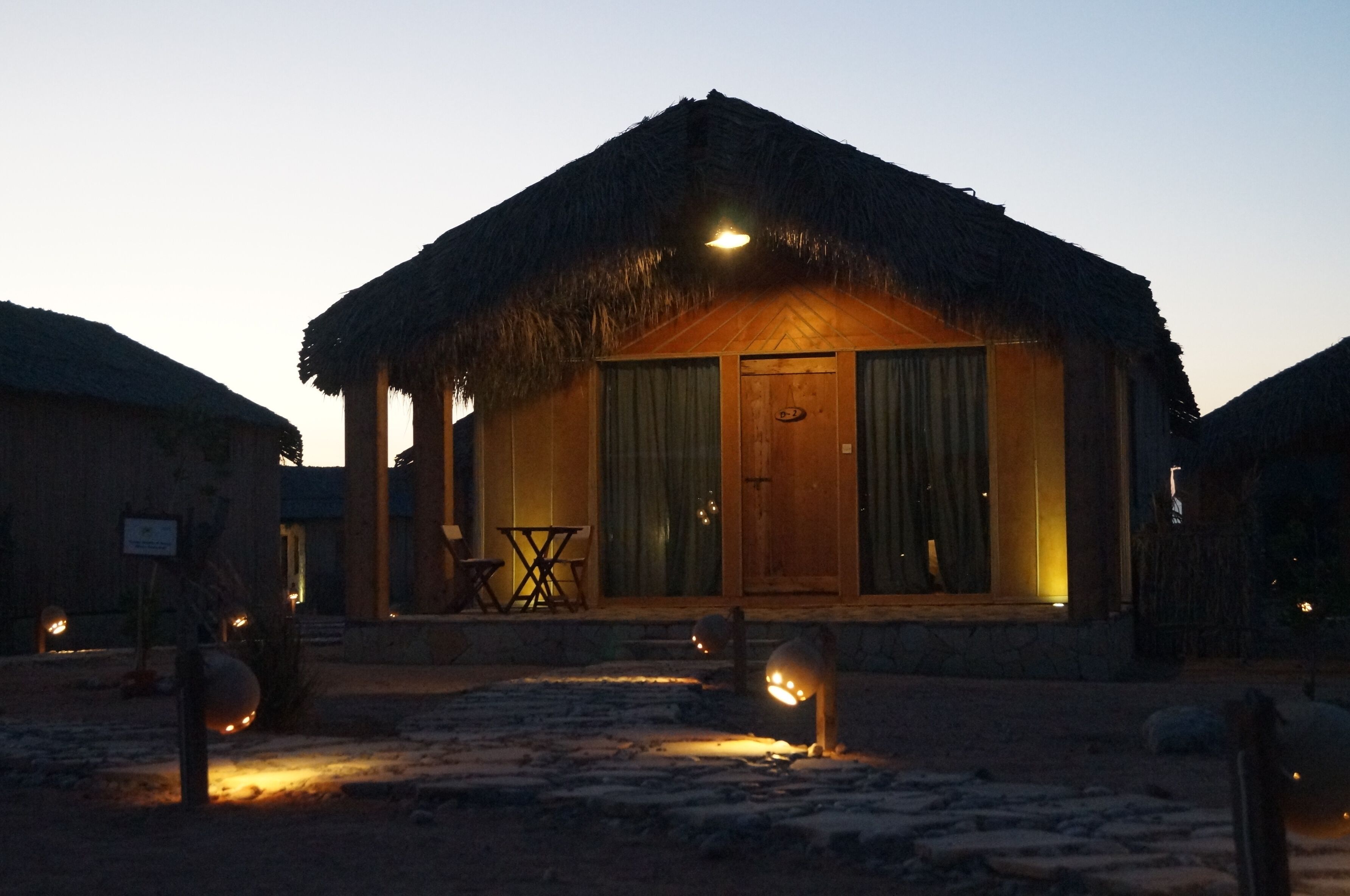 deluxe double or twin room | 1 bedroom, blackout curtains, bed sheets