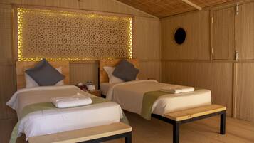 Standard Double or Twin Room | Blackout drapes, bed sheets