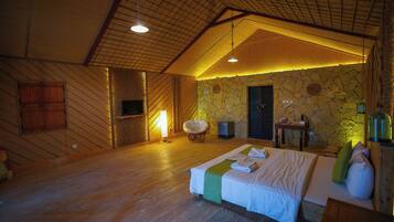 Habitació doble o amb dos llits individuals Deluxe | Cortines opaques i roba de llit