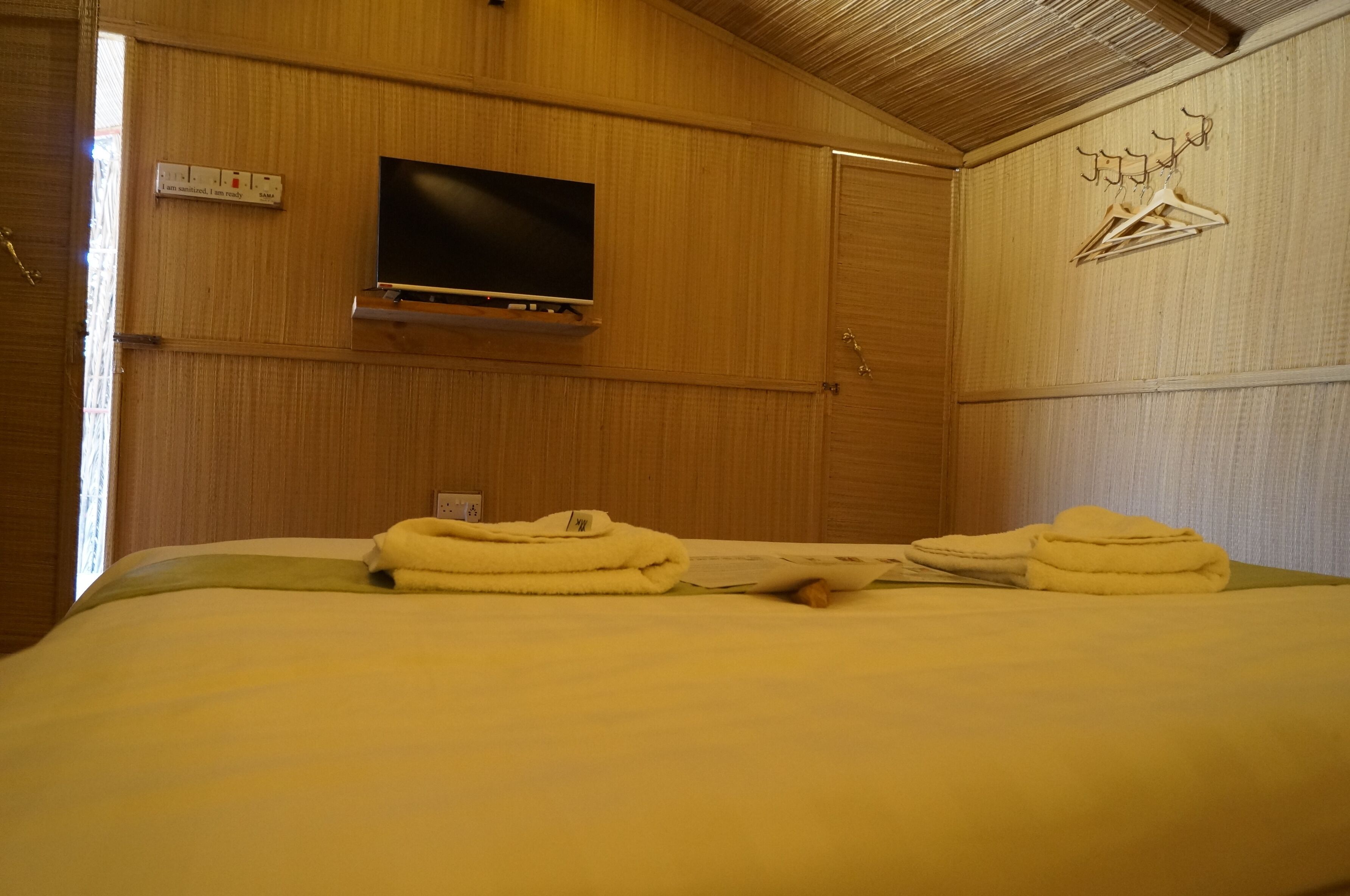 standard double or twin room | 1 bedroom, blackout curtains, bed sheets