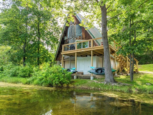 A-frame Lakefront Cabin near Spring River