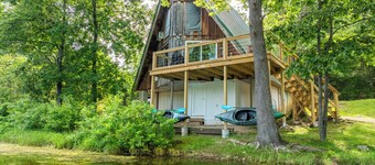 A-frame Lakefront Cabin near Spring River
