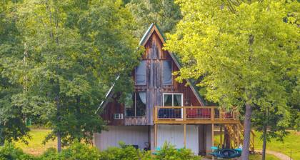 A-frame Lakefront Cabin near Spring River